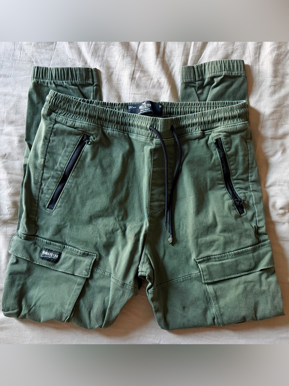 Hollister Men's Olive Cargo Jogger Shorts